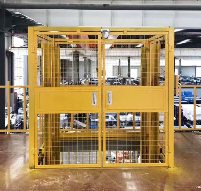 江苏智能导轨式升降机亮相