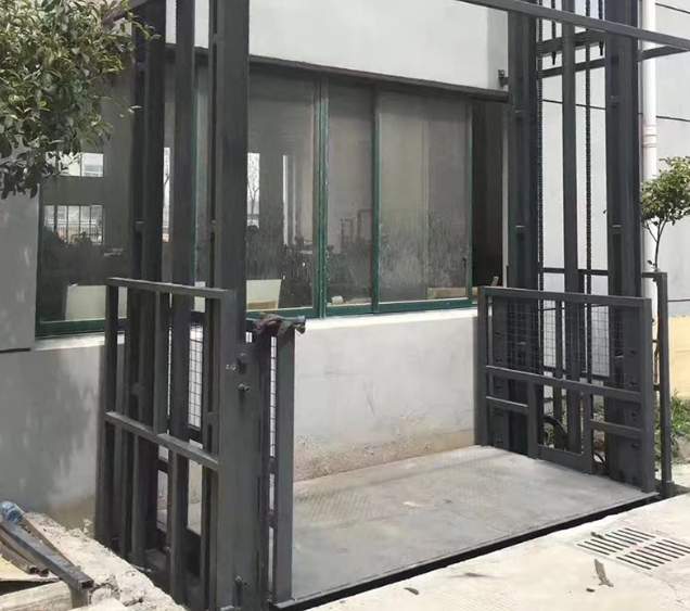 江苏导轨式施工升降机助力民生工程提速增效